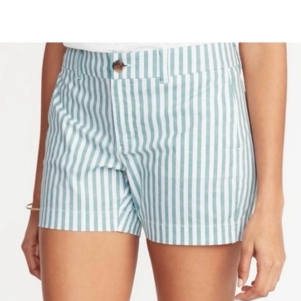 Old Navy Striped Women's Shorts